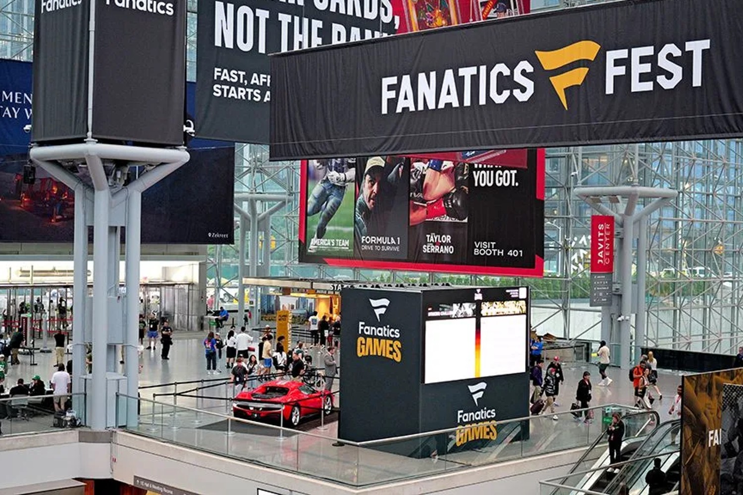 Crowds and celebrity moments on the floor of Fanatics Fest